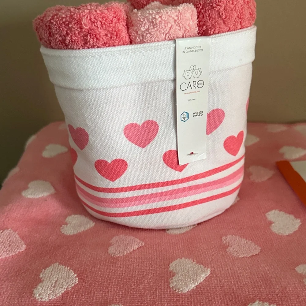 Caro Kids 2 Bath Towels 5 Washcloths Pink White Heart 🤍 💕 NEW!
